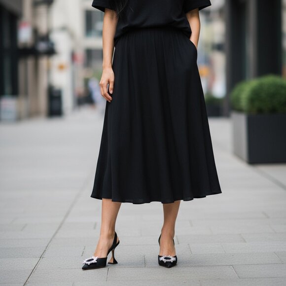 Amina Muaddi - Picture 2 of 9